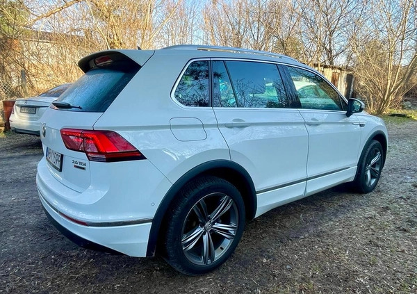 Volkswagen Tiguan cena 107999 przebieg: 125000, rok produkcji 2017 z Warszawa małe 92